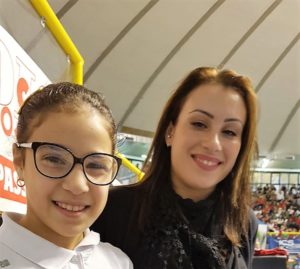 La piccola ginnasta Luvi e la Campionessa Vanessa Ferrari