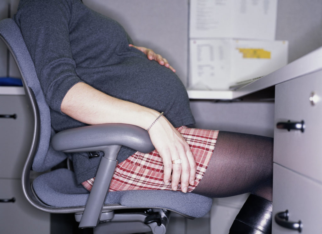 Le app che sorvegliano il ciclo e le lavoratrici in gravidanza
