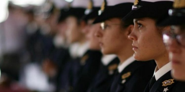 Donne nelle forze armate