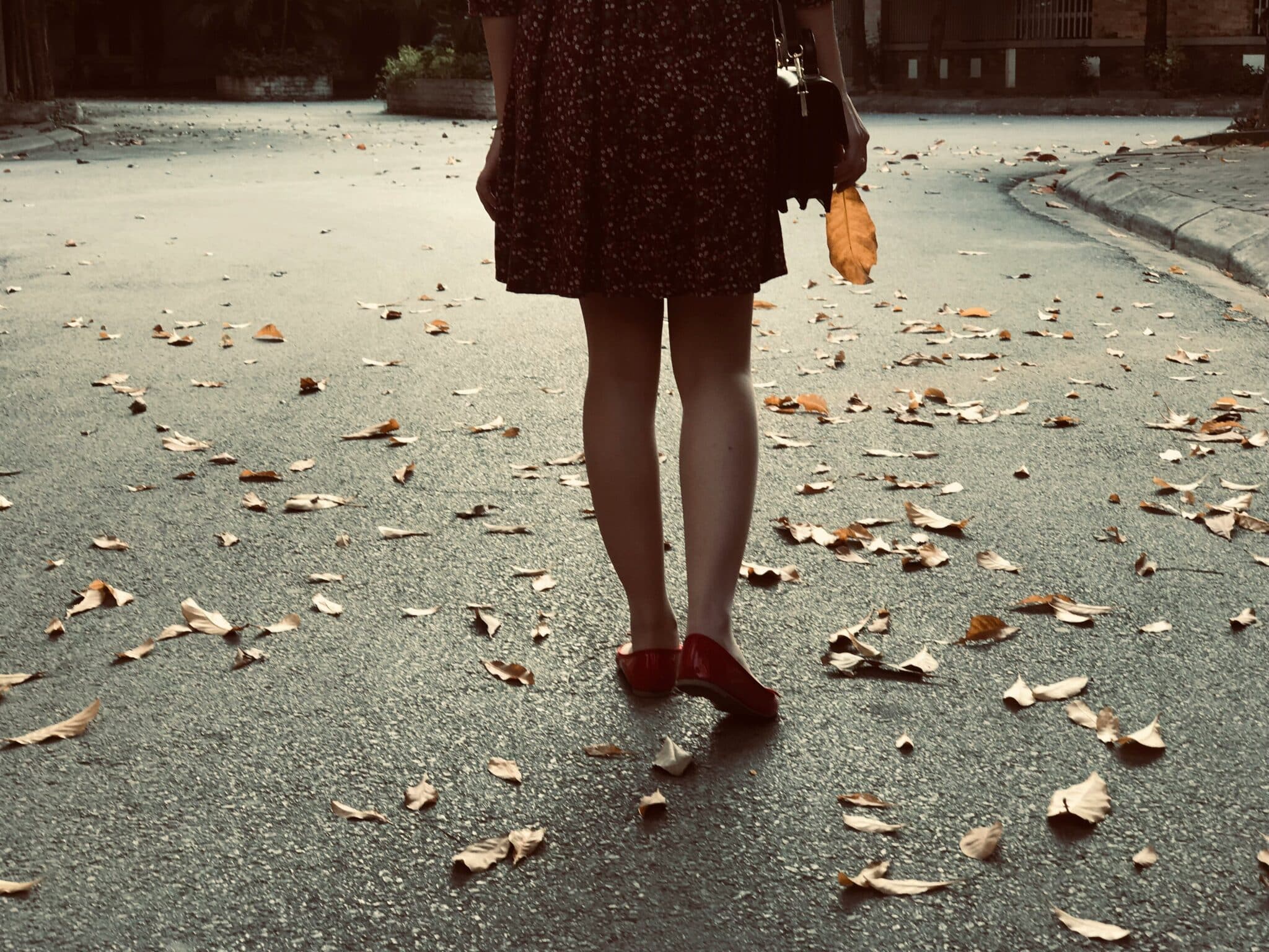 Tendenze moda autunno-inverno 2025: scarpe e accessori che non possono mancare nel guardaroba femminile